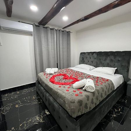 Valentino Luxury Suites 나폴리 외부 사진