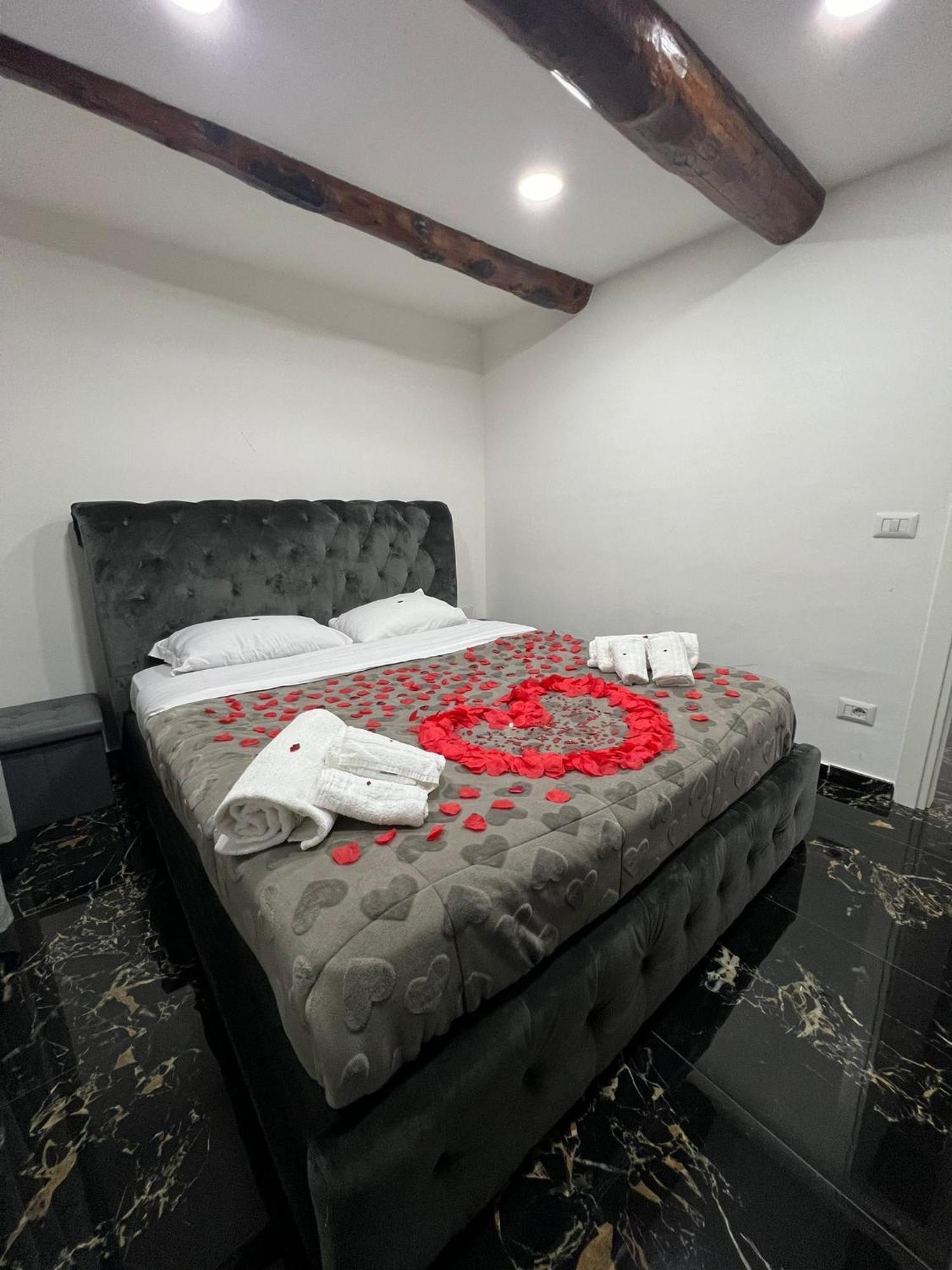 Valentino Luxury Suites 나폴리 외부 사진