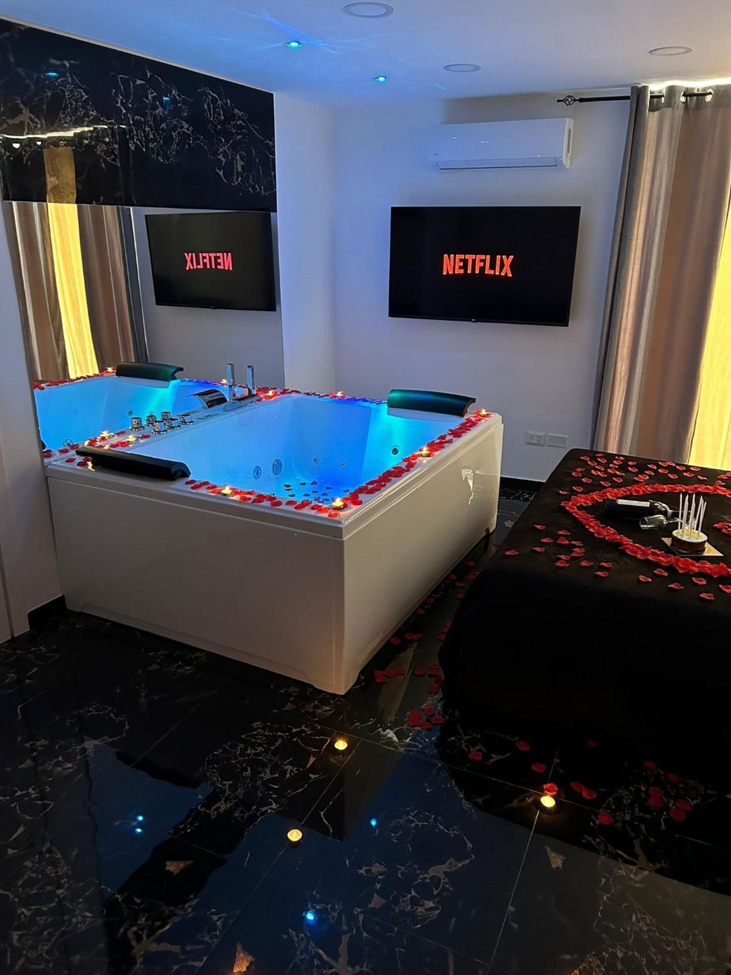 Valentino Luxury Suites 나폴리 외부 사진