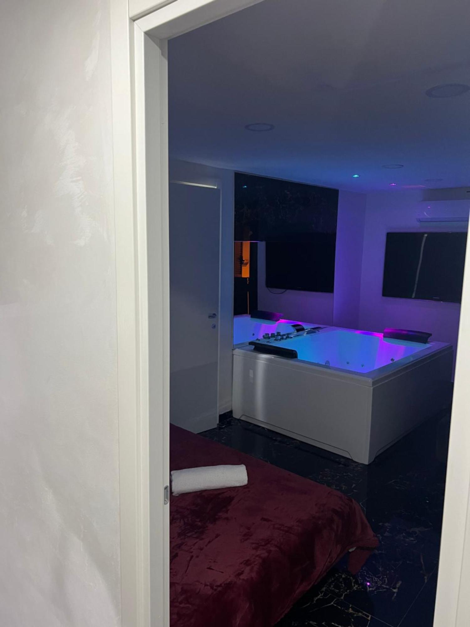 Valentino Luxury Suites 나폴리 외부 사진