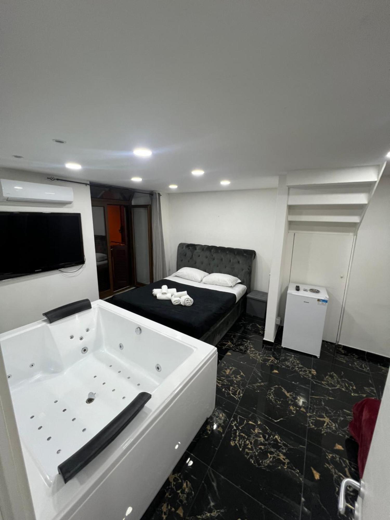 Valentino Luxury Suites 나폴리 외부 사진